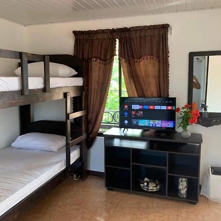 Aparthotel Cabinas Playa Bandera Parrita Zewnętrze zdjęcie