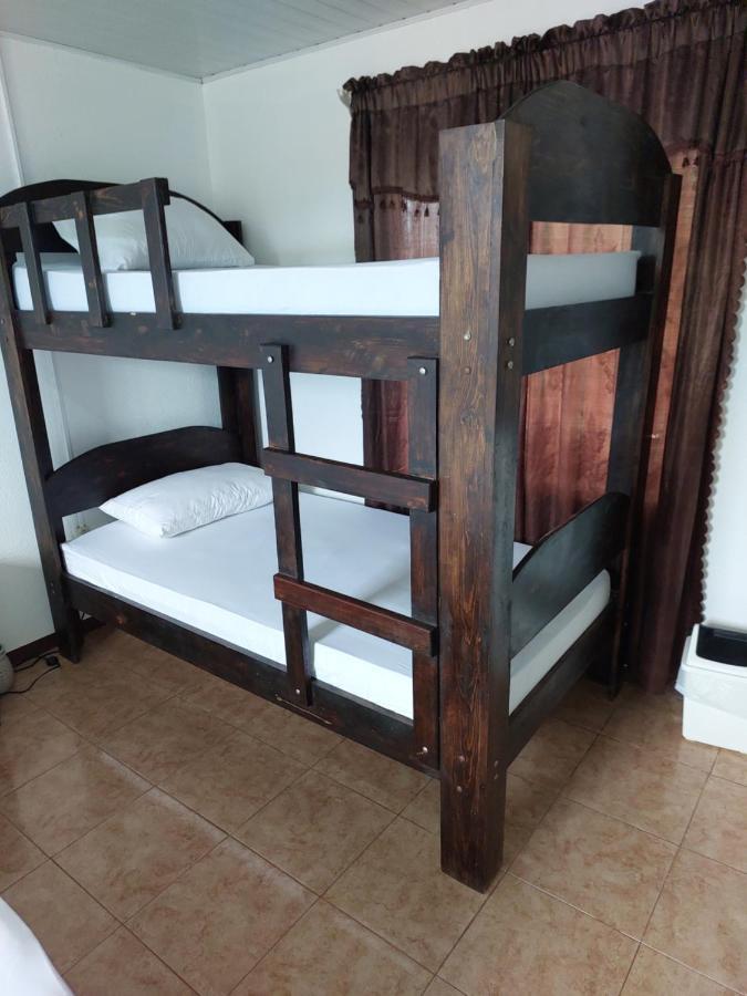 Aparthotel Cabinas Playa Bandera Parrita Zewnętrze zdjęcie